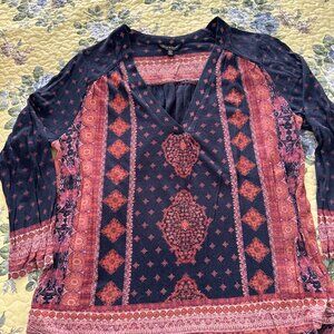 Lucky Brand V-Neck pullover, Navy & Pink, Size Medium